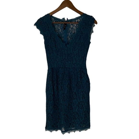 Aritzia Babaton Blue Lace Dress with Pockets - Picture 2 of 5